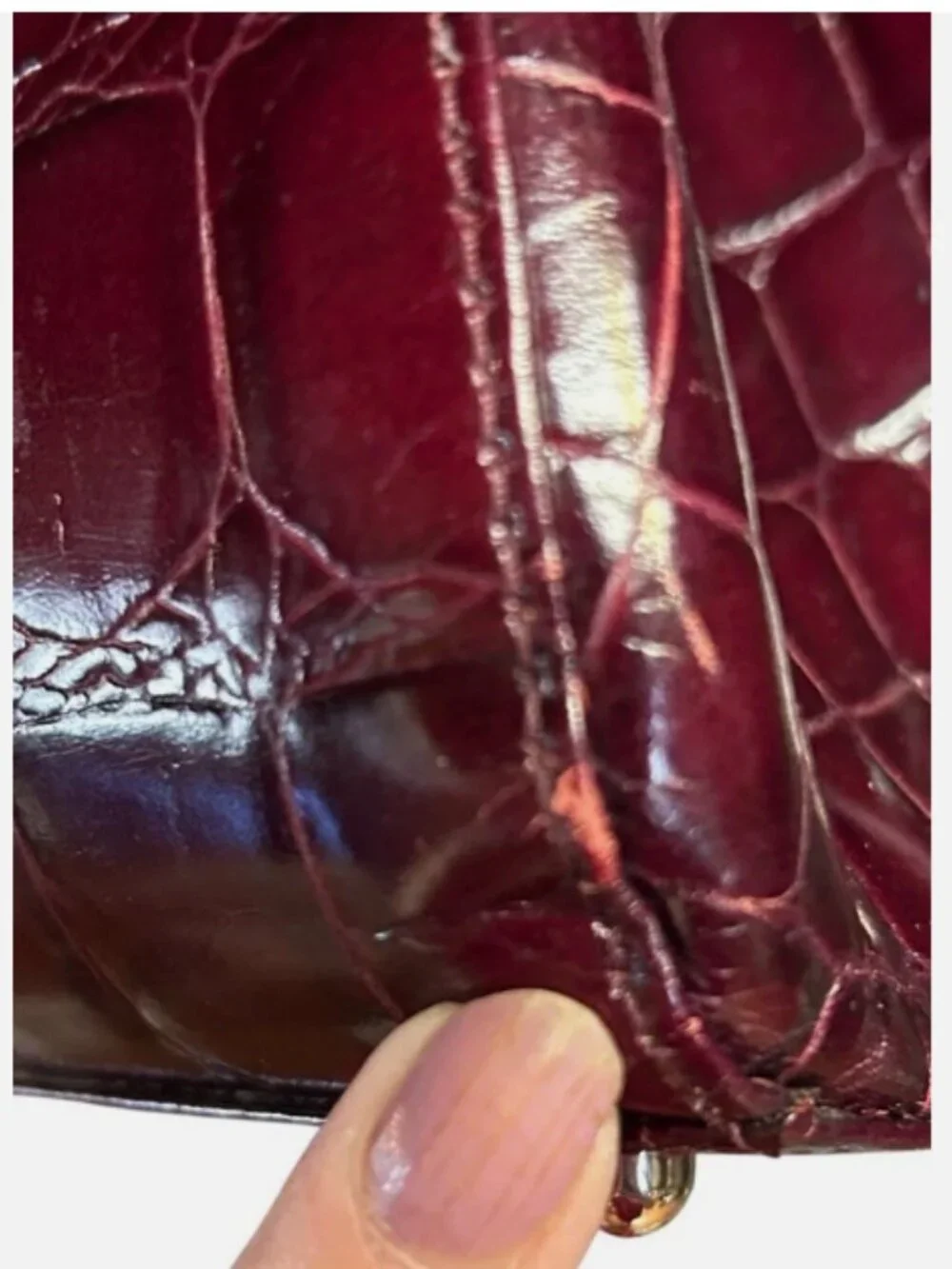 VINTAGE DESMO ITALIAN CROC PURSE BURGUNDY SMALL SCUFFS ON CORNERS